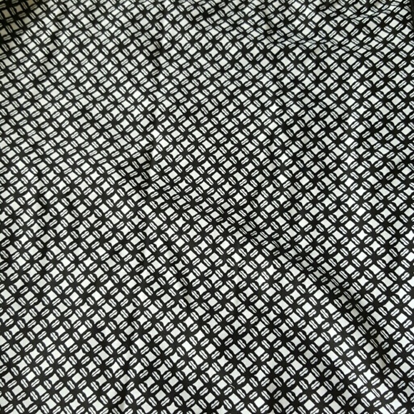 🆕 Tropical Escape Rash Guard - Picture 3 of 4